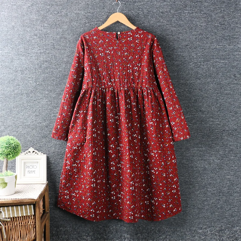 Кружевное платье в стиле пэчворк с v образным вырезом и цветочным принтом