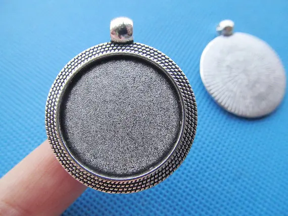 Antique Silver tone 50 шт. 32 мм тяжелый античный серебряный тон/Античная бронзовая граница круглая со вставкой Подвеска Шарм/поиск, подходит 25 мм кабошон/Камея - Цвет: Antique Silver tone