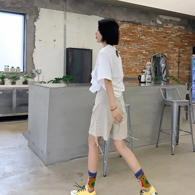 TWOTWINSTYLE, Корейская белая футболка для женщин, с круглым вырезом, с коротким рукавом, туника, с неровными оборками, топы, одежда для женщин, мода, лето
