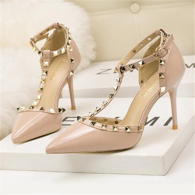 

2019 hot women high heels party fashion rivets girls sexy pointed shoes Dance shoes wedding shoes