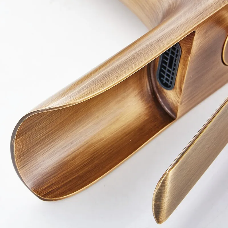 Fapully короткий стиль Однорычажный Водопад смеситель для ванной комнаты латунный