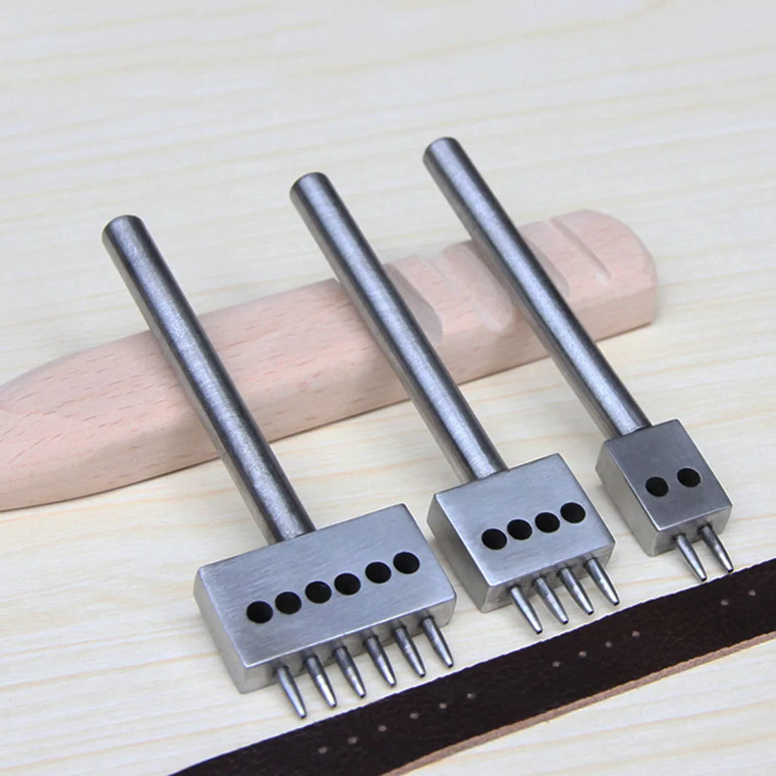 

New 4mm Leather Spacing Hole Tool Leather Craft 1mm Hole Diameter Punch Tools Round Row Punch Drilling Tools 2/4/6 Prong Hole