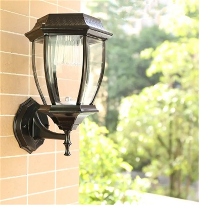 Уличный светильник настенный светодиодный на солнечной батарее