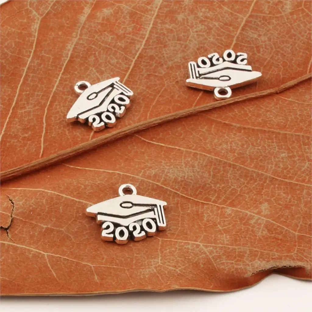 20Pcs Silver Color 2020 Retro Doctorial Hat Charms Graduation Cap Bracelet keychain DIY Metal jewelry Crafts A292/A3352/A3353 | Украшения и