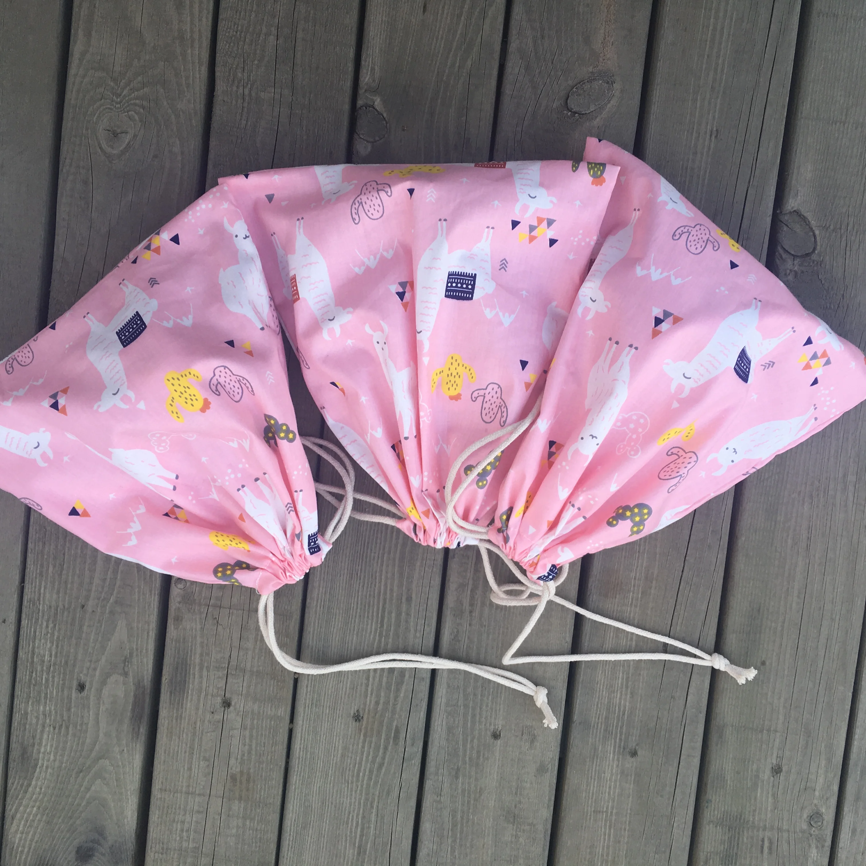 Cotton Twill Drawstring Multi-purpose Bag Party Gift Cactus Animals Alpaca Pink Base YL75 | Багаж и сумки