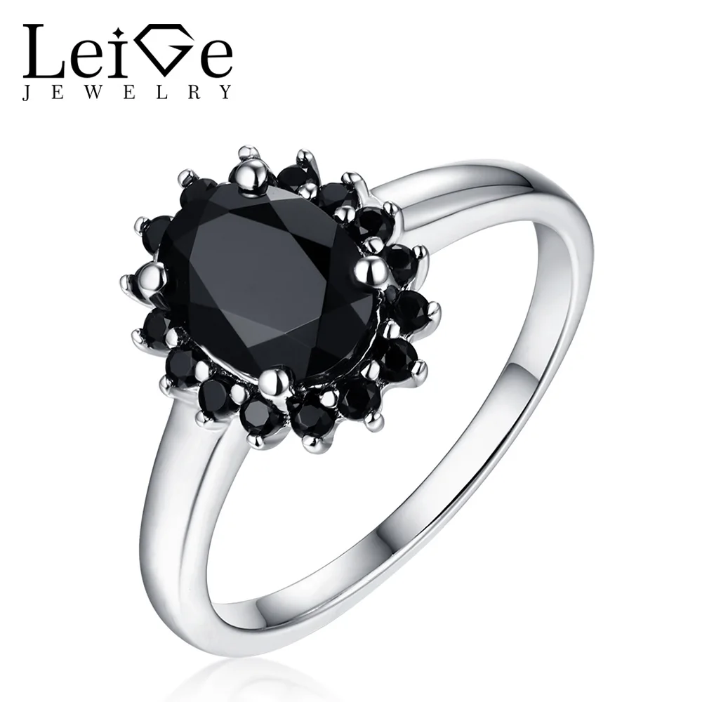 Женское кольцо из натурального черного шпинеля с овальной огранкой | Украшения и