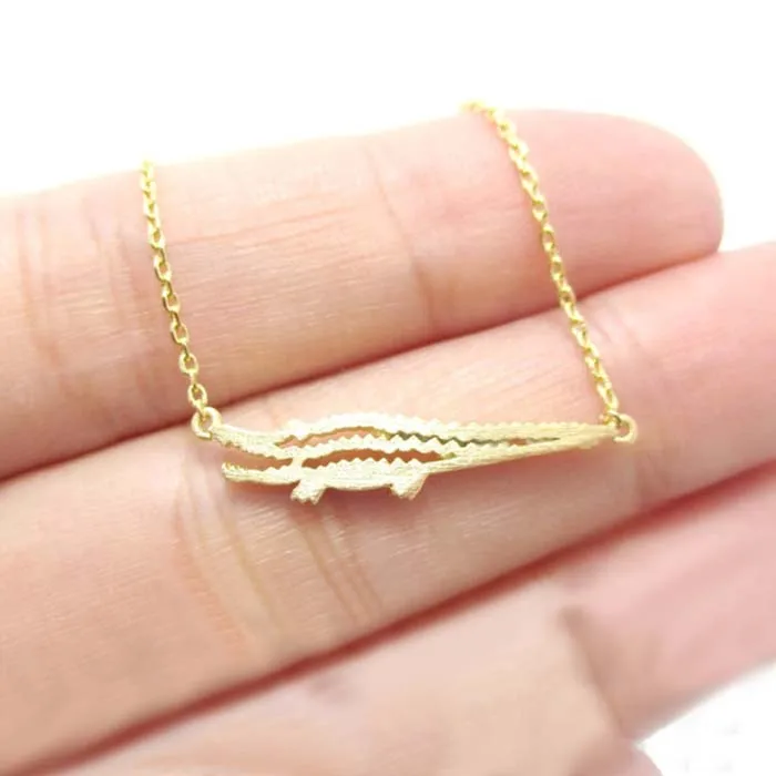 

Kinitial Charm Crocodile Necklaces Pendants for Women Choker Statement Animal Jewelry Bib Collar Chain Necklaces Collier Femme