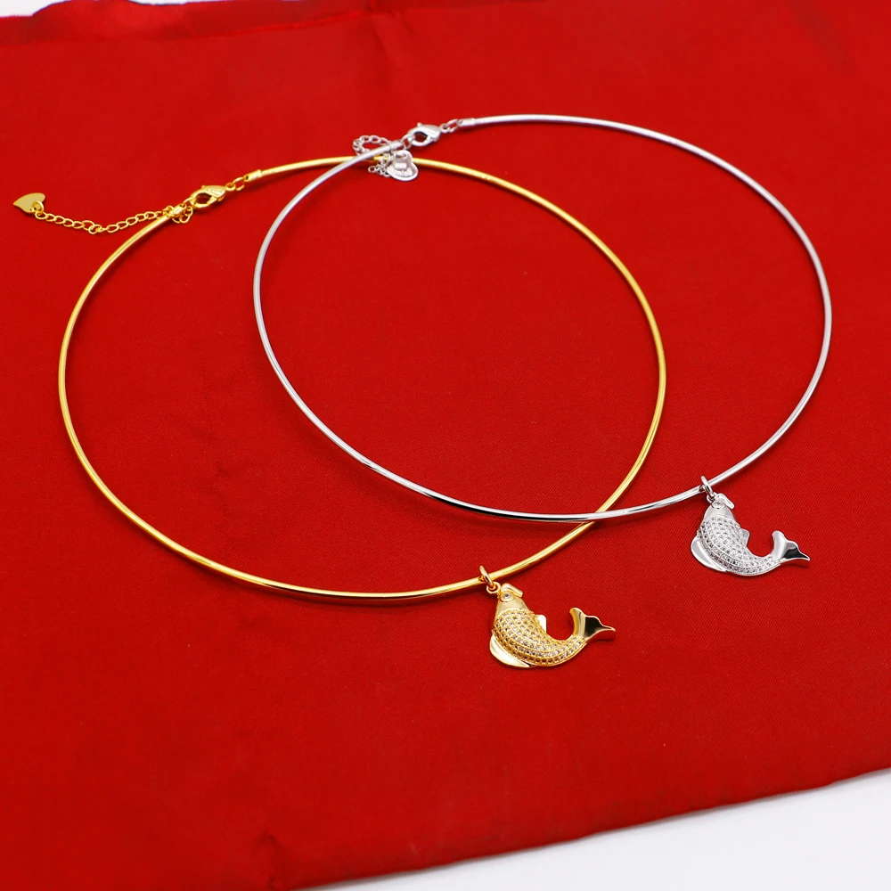 Женское колье чокер из серебра 925 пробы с подвеской в виде золотой рыбки|Ожерелья|