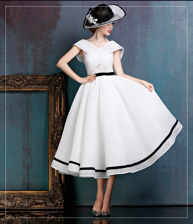 Настоящее изображение белое кружевное винтажное бальное платье с оборками