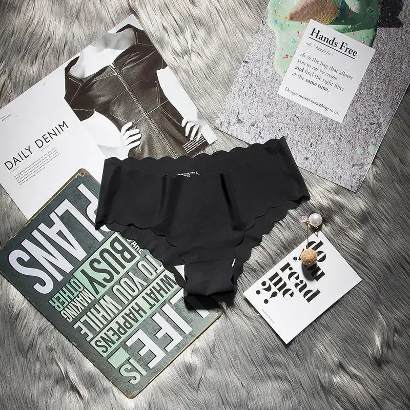 black SP& CITY, мягкие волнистые Бесшовные трусики для женщин, атласное менструальное нижнее белье, сексуальные однотонные дышащие трусики-стринги, женское нижнее белье - Color: black