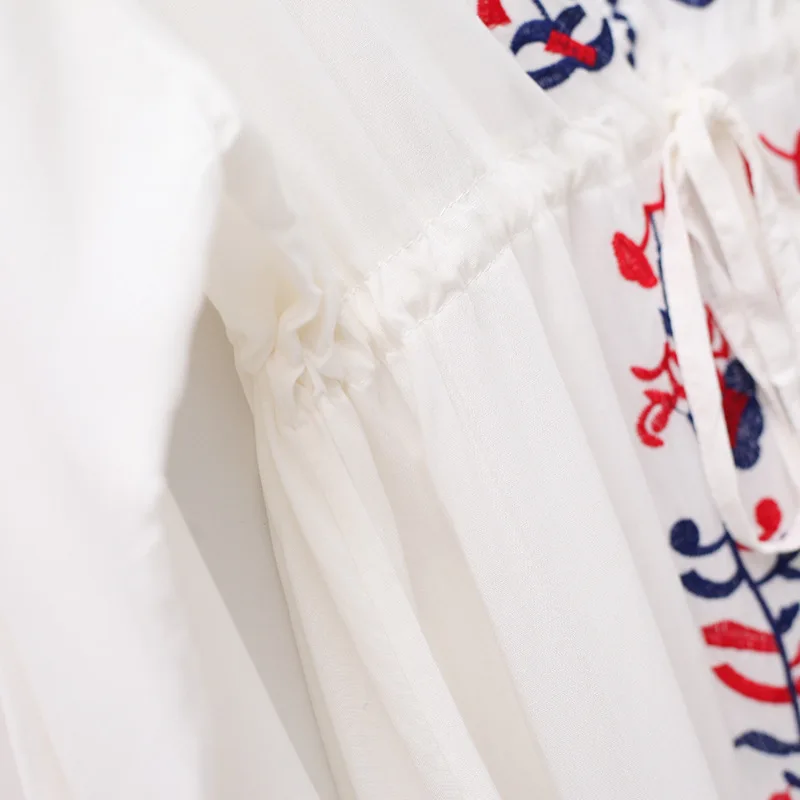 Женское пляжное платье-парео с вышивкой белое свободное платье длинным рукавом