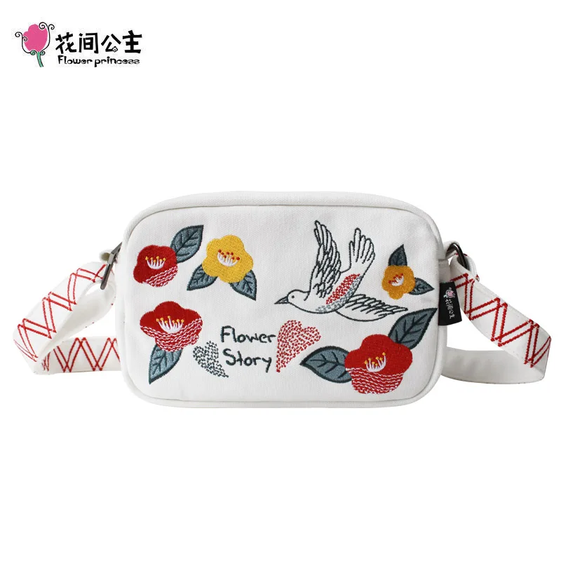 Холщовая женская сумка мессенджер с цветочной вышивкой в стиле принцессы