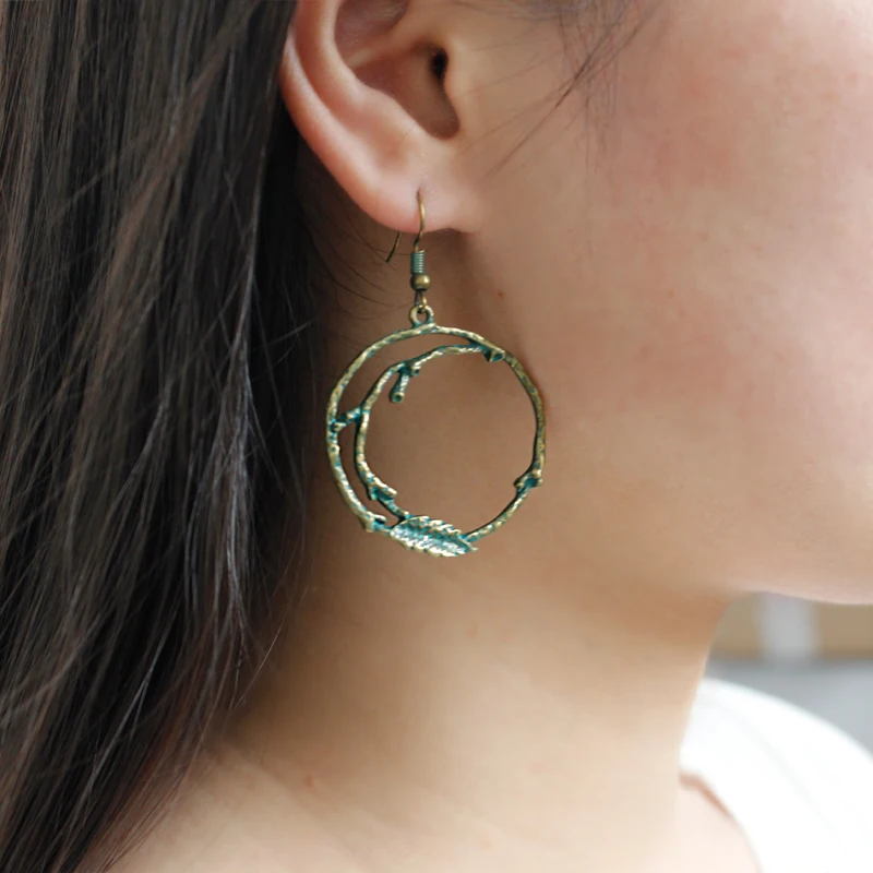 Винтажные модные серьги болтающиеся круглые в стиле бохо винтажные с зелеными