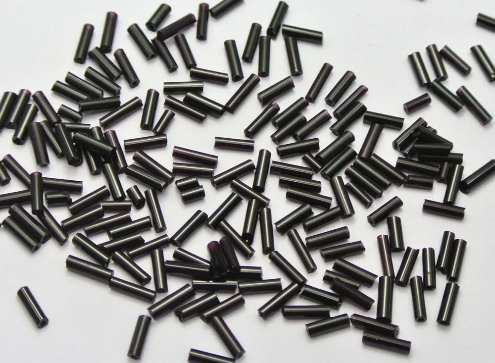 2000 стеклянных трубчатых бусин 2x7мм Непрозрачный черный + коробка для хранения |