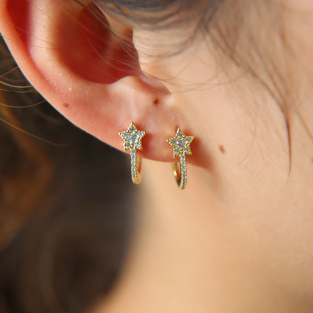 НОВЫЕ Изящные серьги с фианитами золотого цвета в форме звезды и цветка