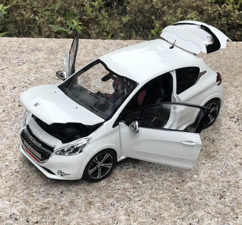 1/18 peugeot 208 GTI литые под давлением металлические Литые автомобили Коллекция игрушек Модель автомобиля игрушки для взрослых детей