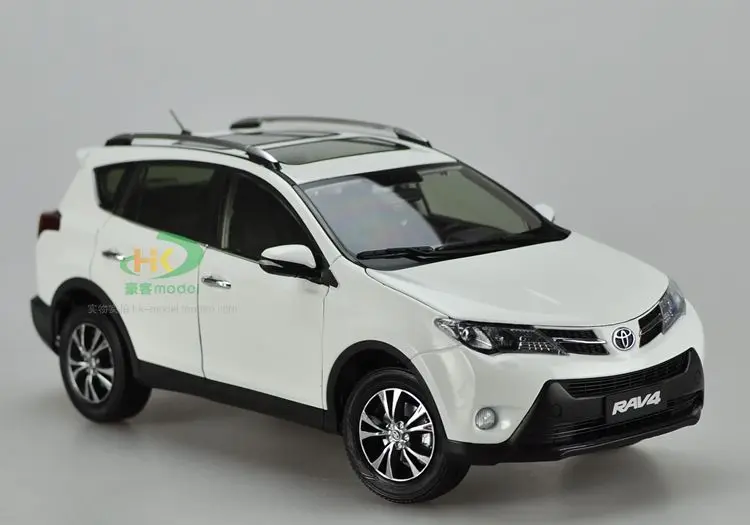 Белый Новинка 1/18 Toyota RAV4 SUV литая под давлением модель игрушечного автомобиля коллекция для взрослых подарки на день рождения - Цвет: Белый