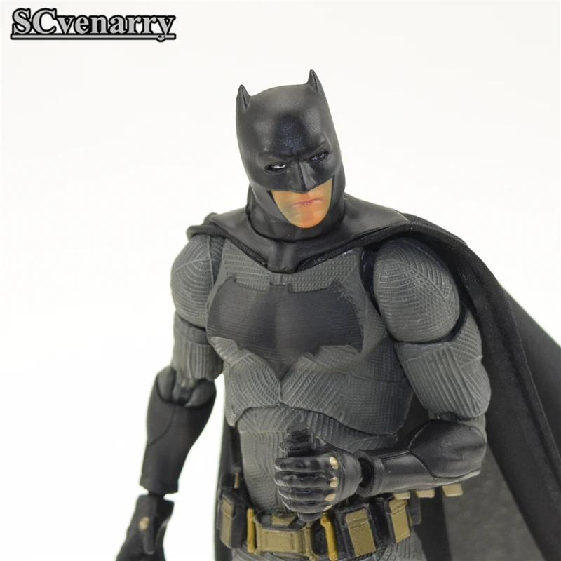 16 см MAFEX № 017 DC COMICS Бэтмен против Супермена: на заре справедливости ПВХ фигурку
