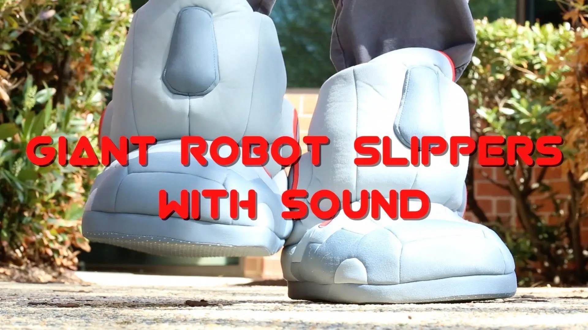 

1Pair Home Decoration Craft Giant Robot Slippers with Sound - Do the Robot !