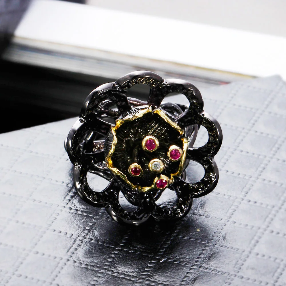DreamCarnival 1989 Women Vintage Rings Unique Black Gold Color Lotus Flower Style Blinking Fuchsia CZ Bezel Wedding Anillos Moda