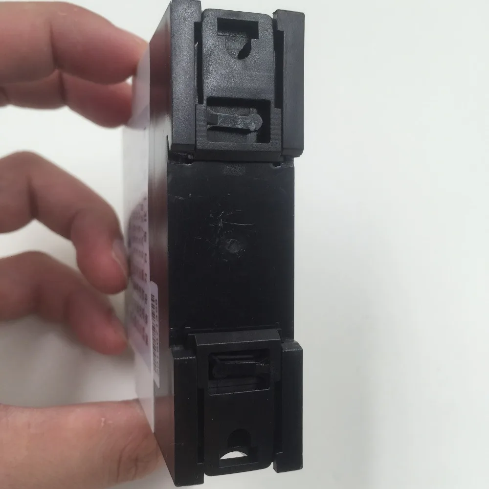 Защита от перенапряжения и пониженного напряжения/трехфазное реле питания