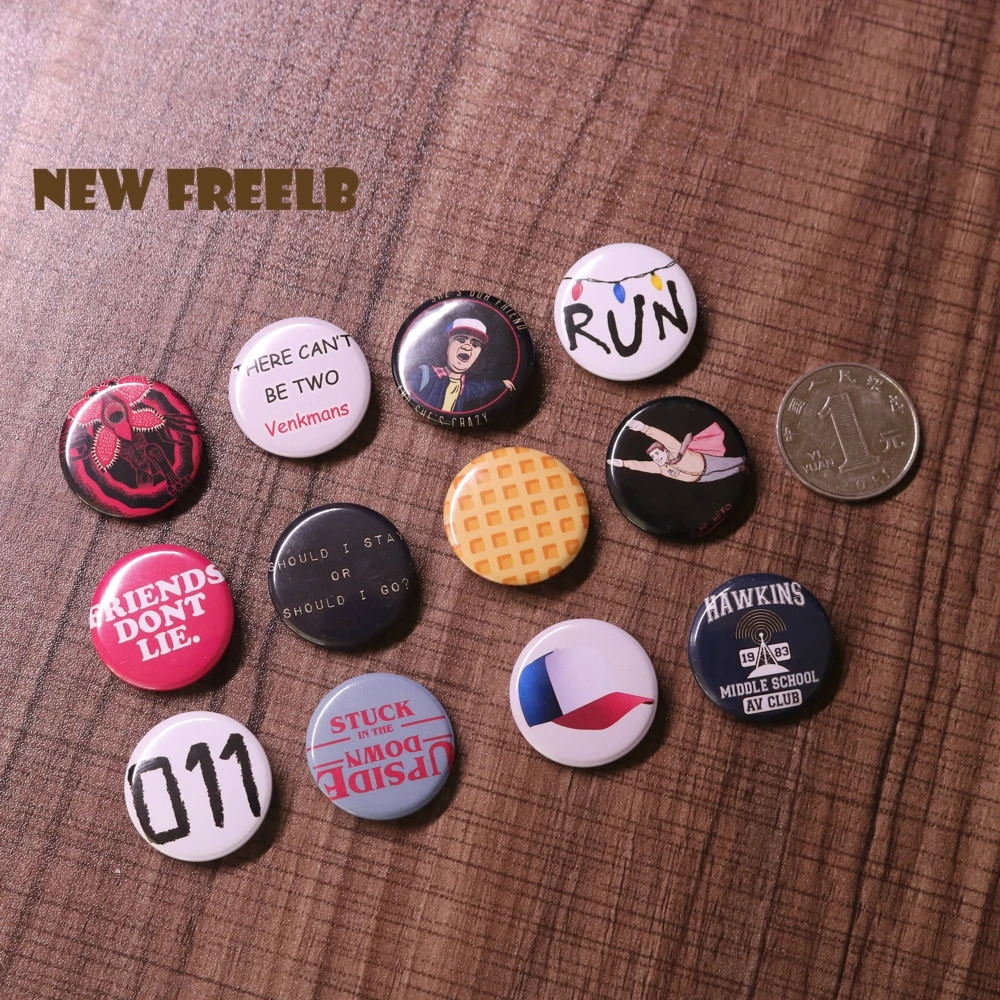 freelb 12 шт./компл. 1 дюйм, очень странные дела Мерч Pin кнопки Броши сезон на возраст 1, 2, 3, для визиток аксессуары светильник для вентиляторов