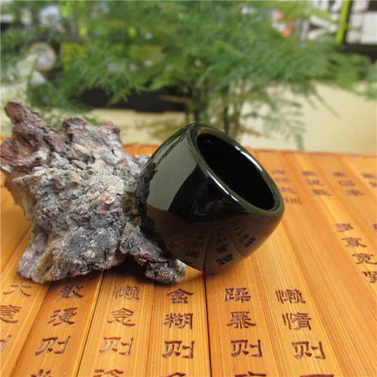 Крутое кольцо из натурального нефрита с черным ониксом|pull ring|pull men |