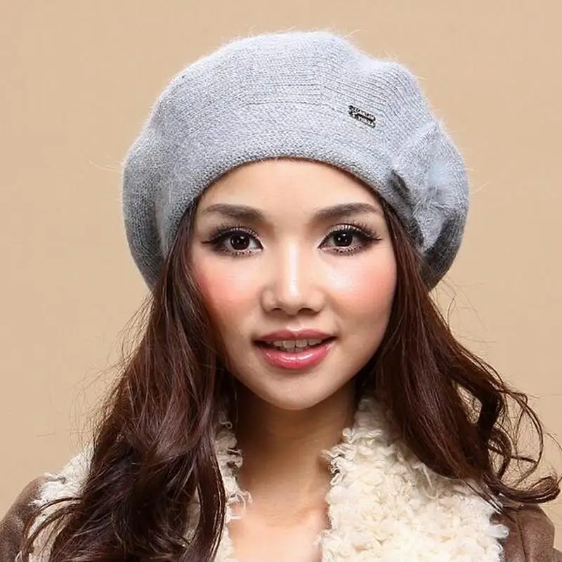 Зимняя женская шапка осенняя и зимняя теплая из кроличьего меха двухслойная