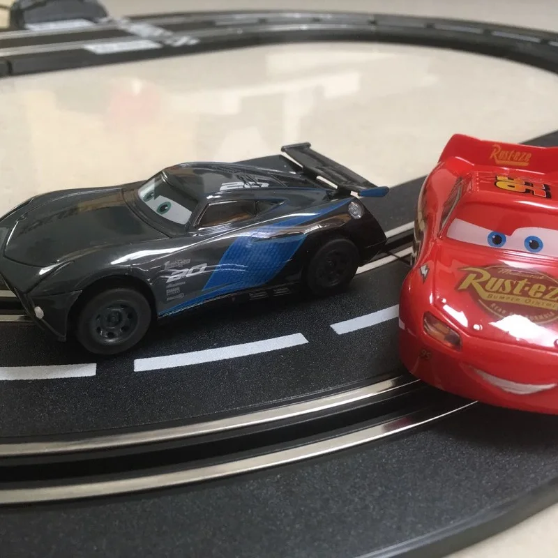 Дисней Pixar car3 электрическая ручка управления трек игрушечный автомобиль поршневая чашка 95 Mcqueen Джексон гоночная Пластиковая форма автомобиль литой под давлением электрический автомобиль