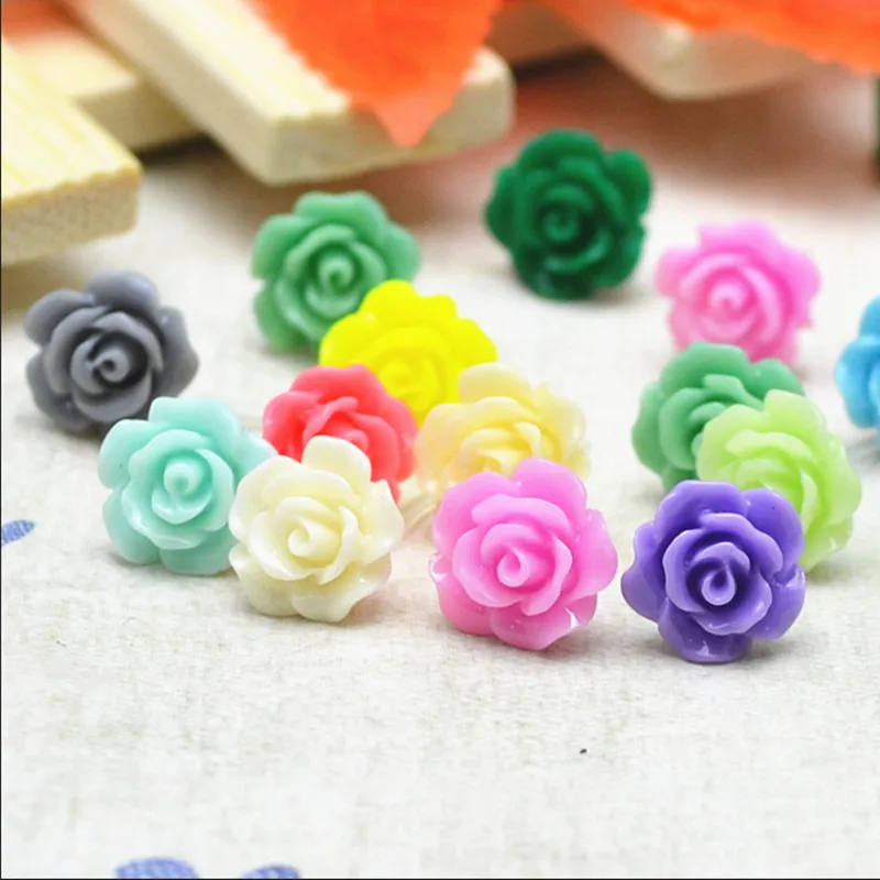 Серьги-гвоздики из натурального искусственного кораллового камня с красными