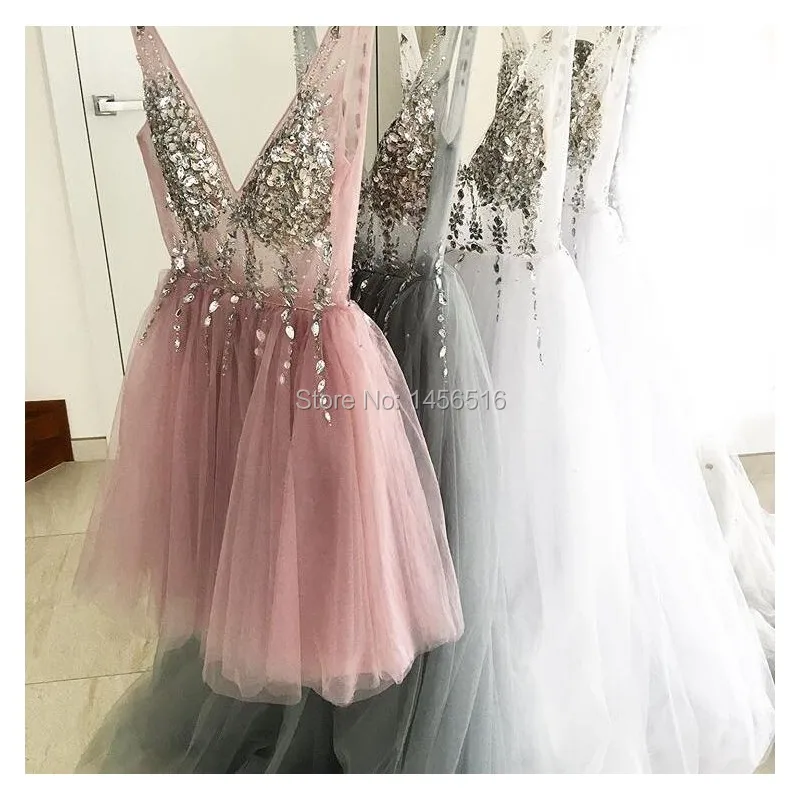 Короткое вечернее платье сексуальное женское с V-образным вырезом расшитое