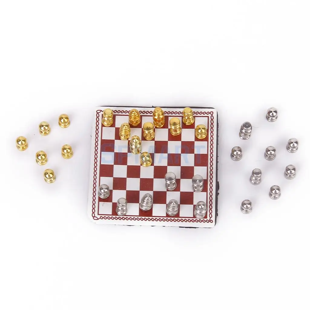 1:12 Кукольный домик миниатюрный металлический Шахматный набор серебро и золото |