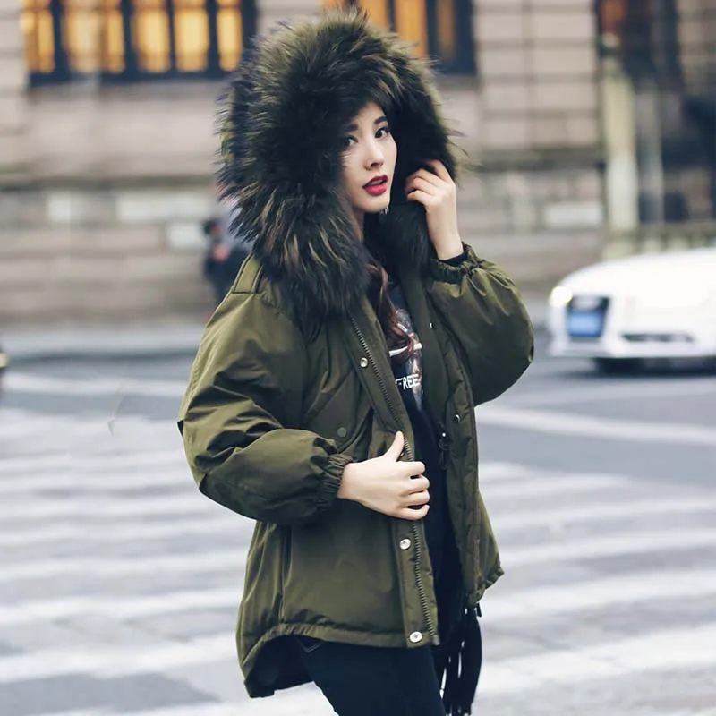 Женская парка на 90% белом утином пуху Зимняя с большим воротником и капюшоном из