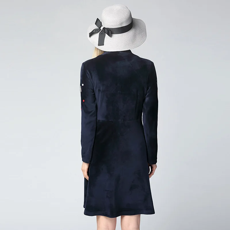 Платье оверсайз Осеннее и зимнее женское новое модное с треугольным вырезом