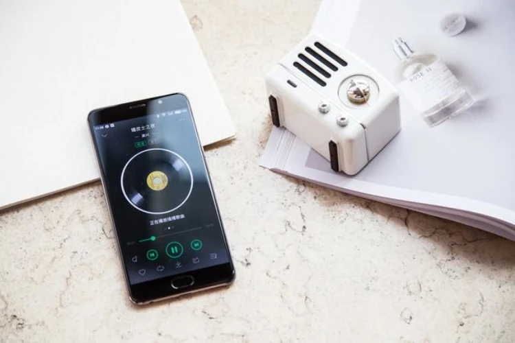 Mao king Little Prince OTR динамик FM радио чистый белый Мини Bluetooth беспроводной музыкальный металлический плейер MW-2 подарок для девочки