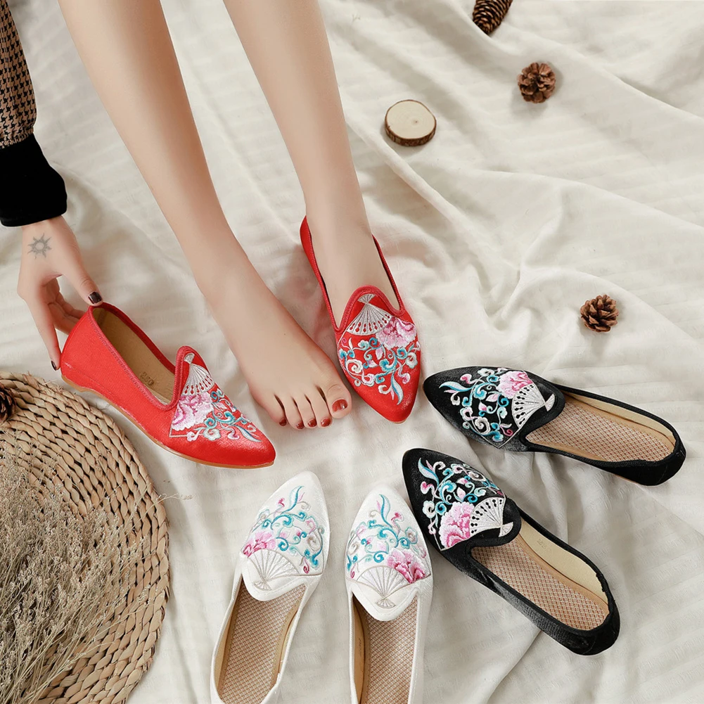 Женские тонкие туфли в китайском стиле яркие шелковые на низком каблуке с