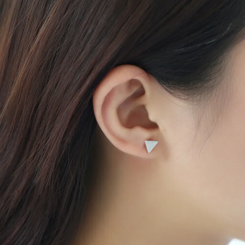 Простой стиль геометрический треугольник маленький сплав женские пирсинг