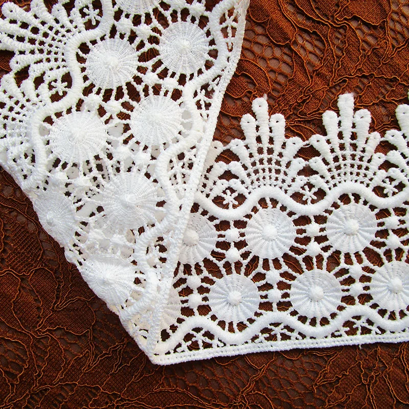 Кружевная лента с цветами 85 мм французская белая для украшения стола занавески