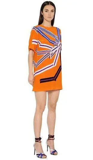 Женское дизайнерское платье с коротким рукавом оранжевое эластичное шелковое из