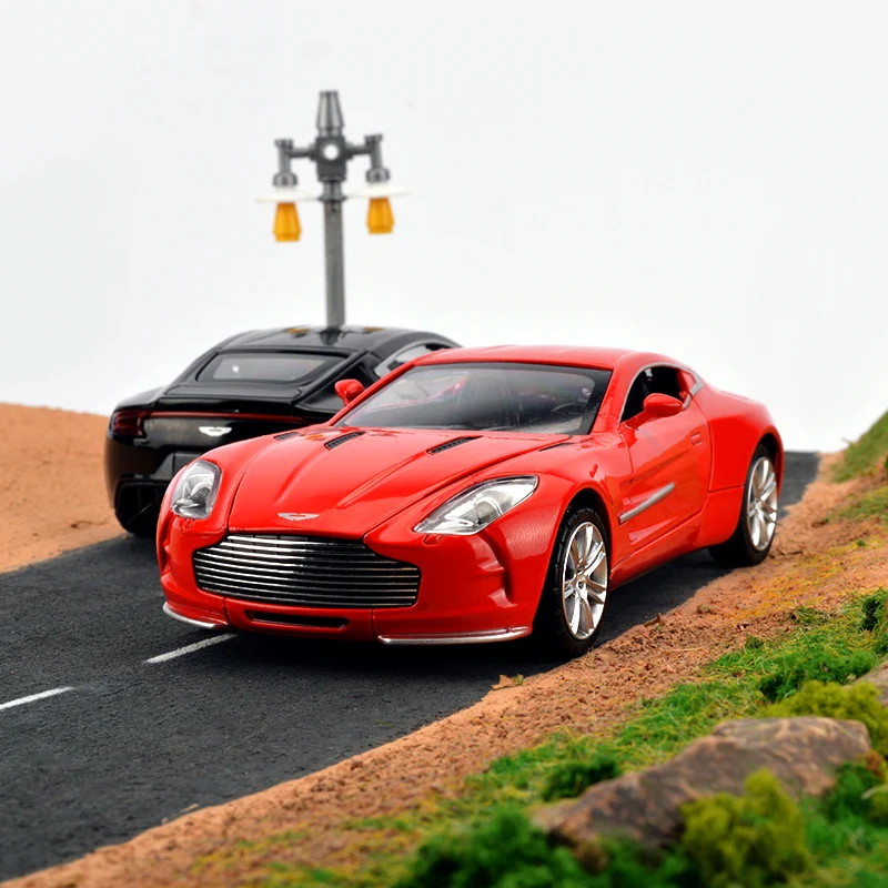 Высокое моделирование 1: 32 масштаб оттяните назад Свет Звук Aston Martin электронный