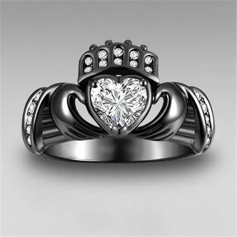 Черный Huitan черное сердце Claddagh кольцо с прозрачным кубическим цирконием в стиле панк Модные украшения Уникальные свадебные кольца на годовщину для женщин - Цвет основного камня: Черный