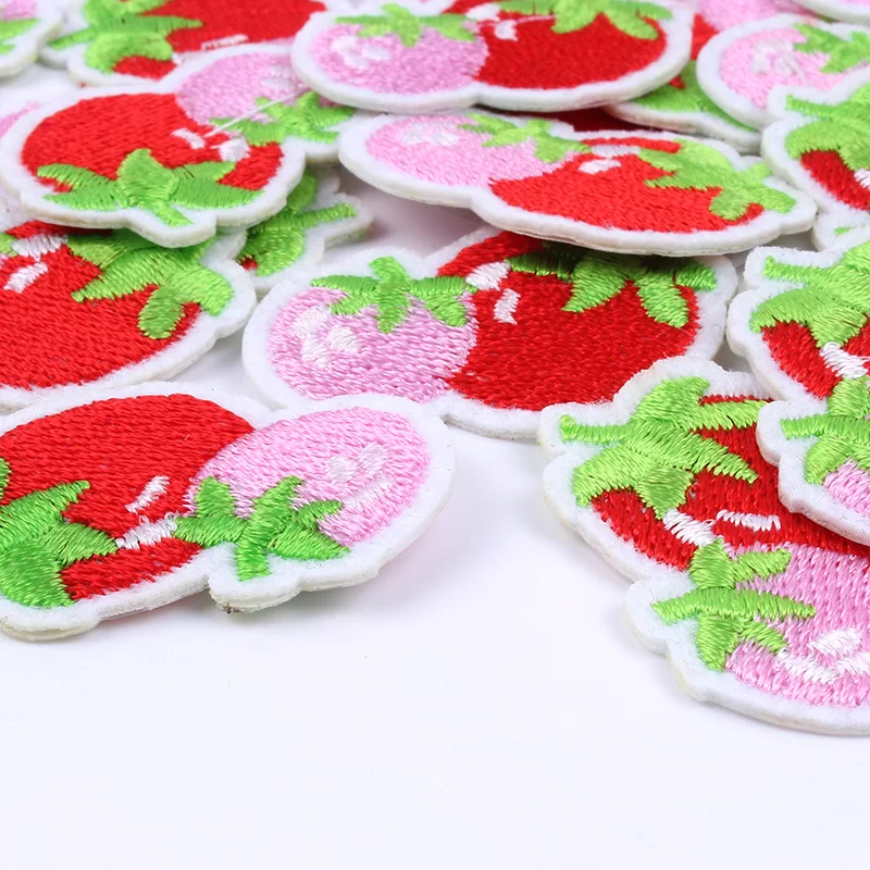 20 шт./лот Симпатичные маленькие патчи в виде клубники для детской одежды девочек