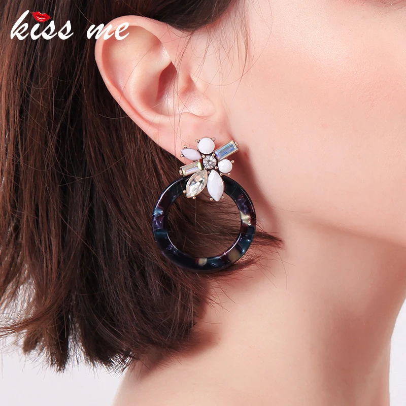 Женские серьги-гвоздики KISS ME вечерние из смолы со стеклянным цветком 2019 |