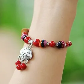 Качественный милый тибетский серебряный замок молящийся за долголетие и мир окрашенные красные коралловые