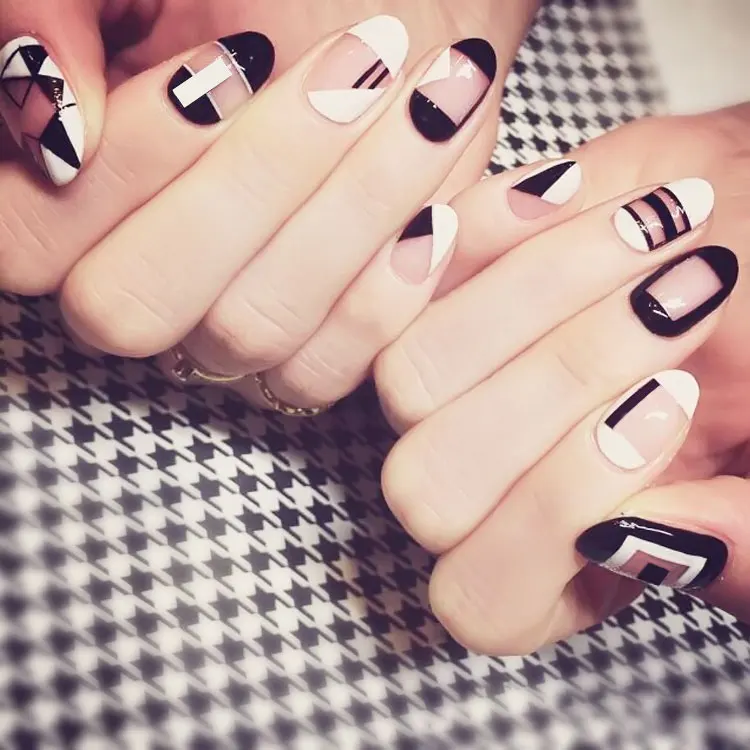 Магазин товаров для ногтей 24 шт. модные длинные полоски накладных (не содержит