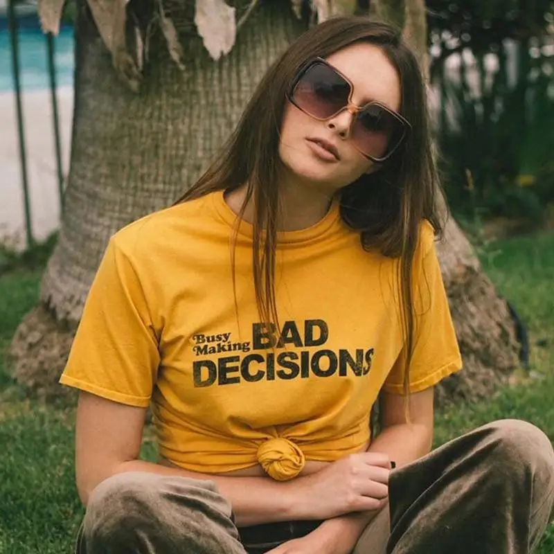 Занят делая плохие решения футболка camisetas в винтажном стиле гранж Графический