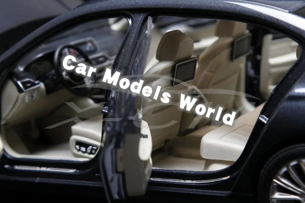 Литая модель автомобиля для всех новых 7 серий 750 Li 1:18(серый)+ маленький подарок