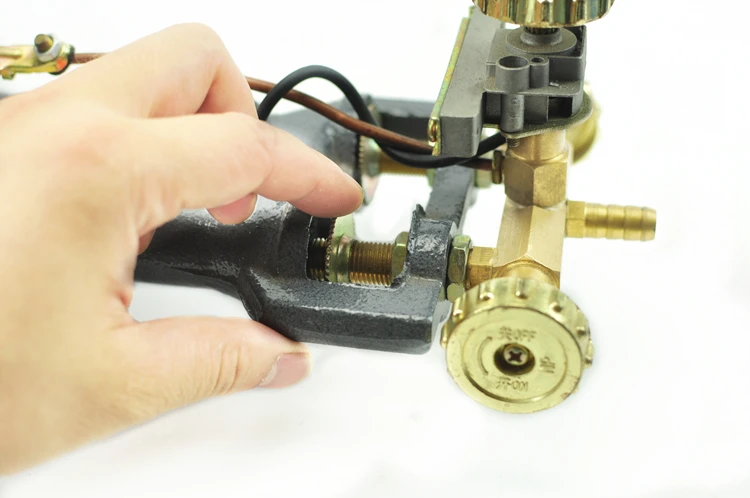 СЖИЖЕННАЯ газовая плита среднего давления с большим пламенем мощностью 25 кВт для