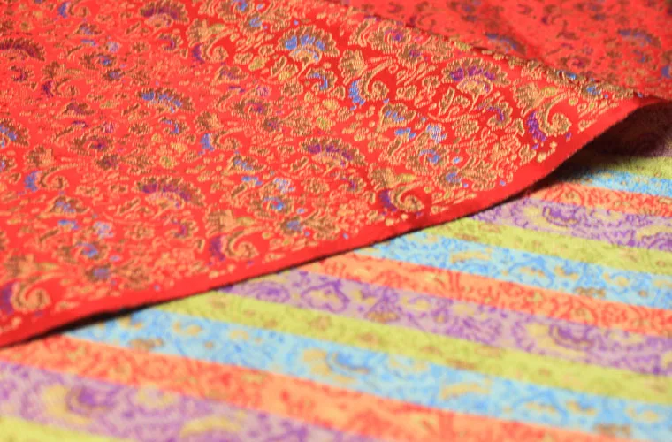 Лидер продаж жаккардовая ткань с металлическим блеском 3D крашеная из пряжи для