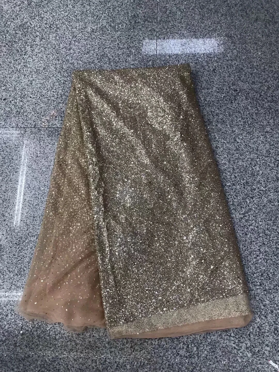 

2018 Latest French Nigerian Laces Fabrics High Quality African Laces Fabric Wedding Glued glitter sequins Tulle Lace R912 gold
